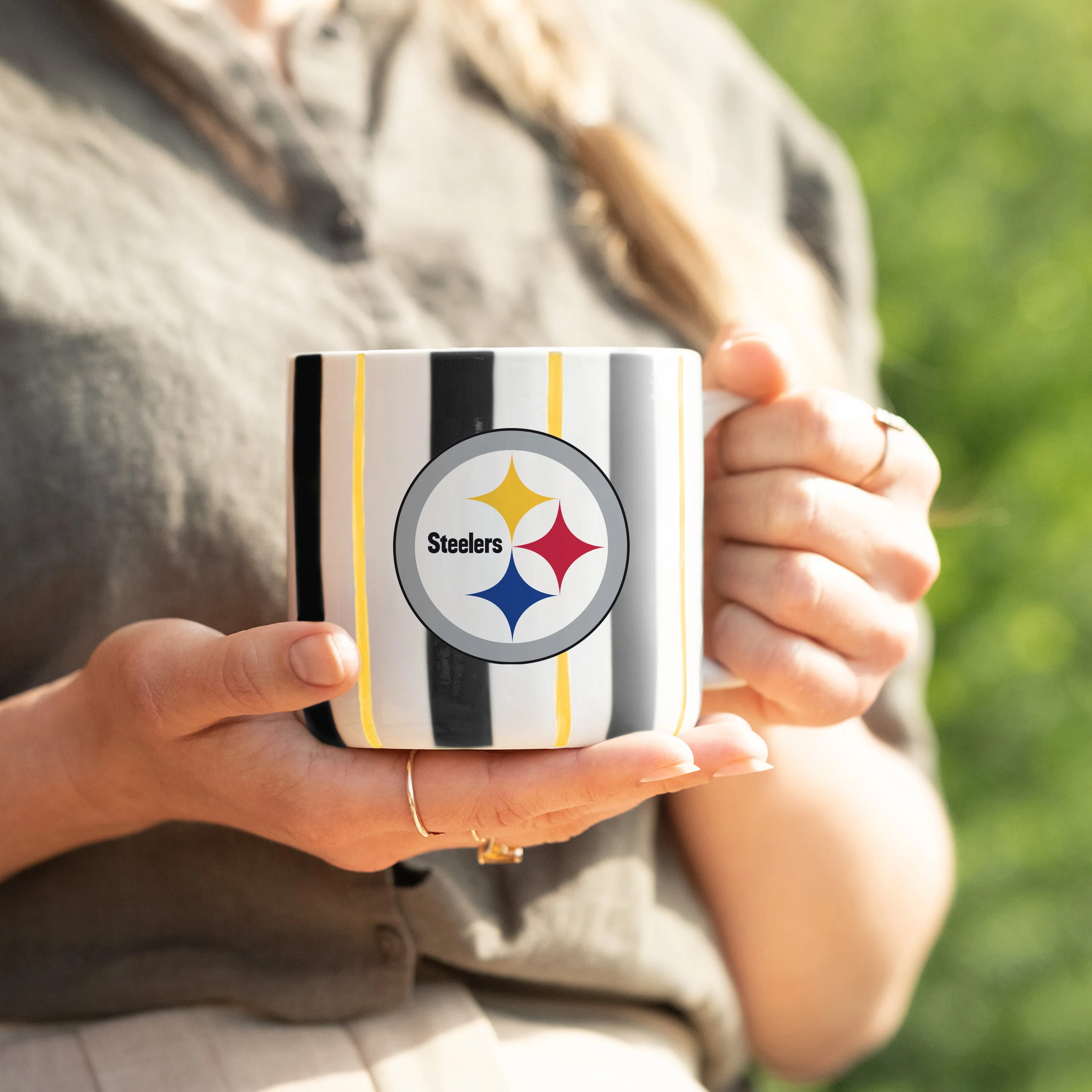 Pittsburgh Steelers 16oz Brushstroke Stripe Mug - Image 4